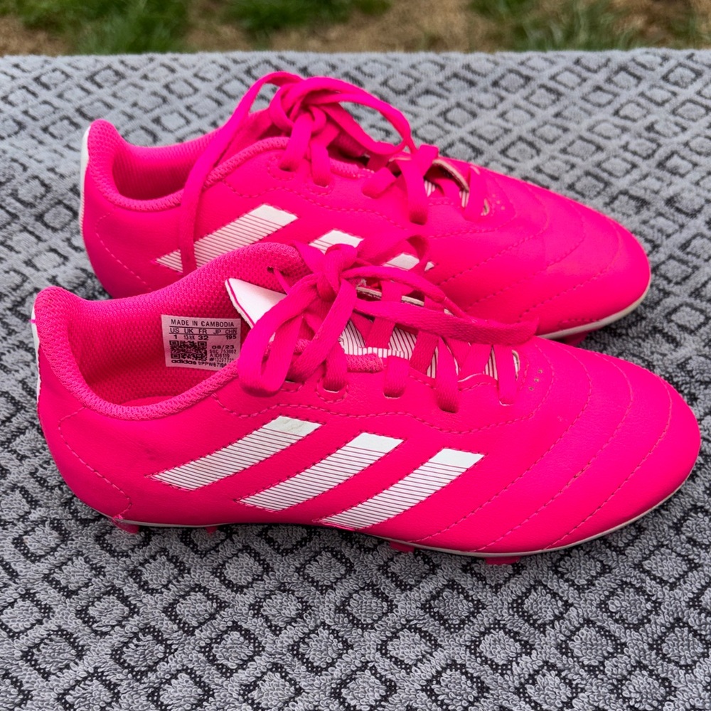 adidas Bright Pink Youth Soccer Cleats with White Stripes size 1 - Picture 6 of 9